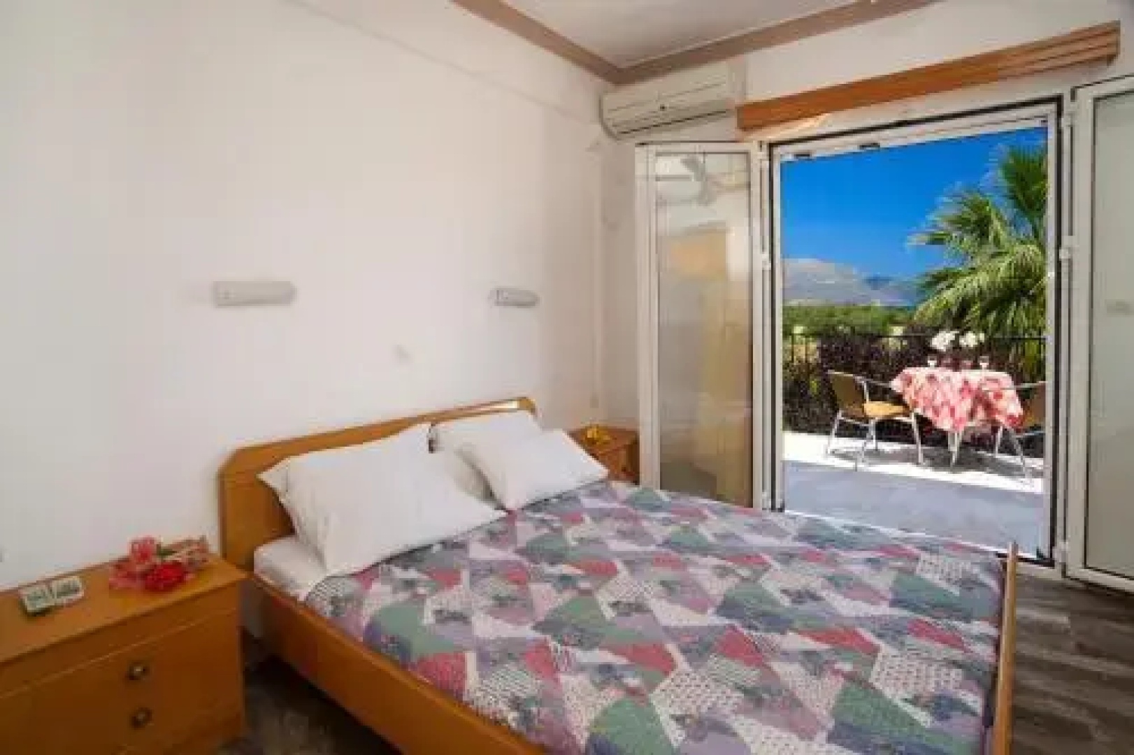 Nikos Studios and Apartments