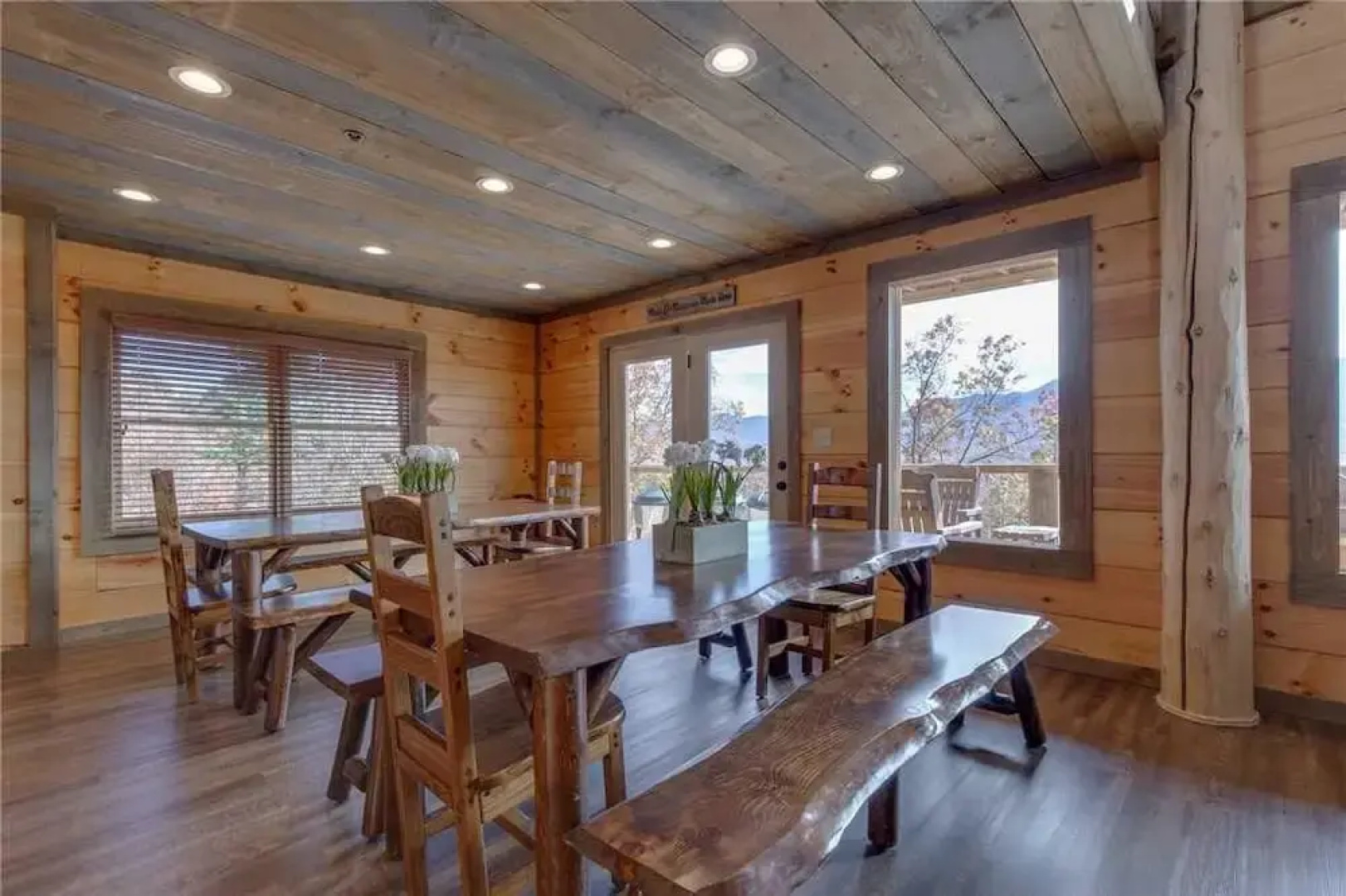 Great Smoky Lodge - Seven Bedroom Cabin