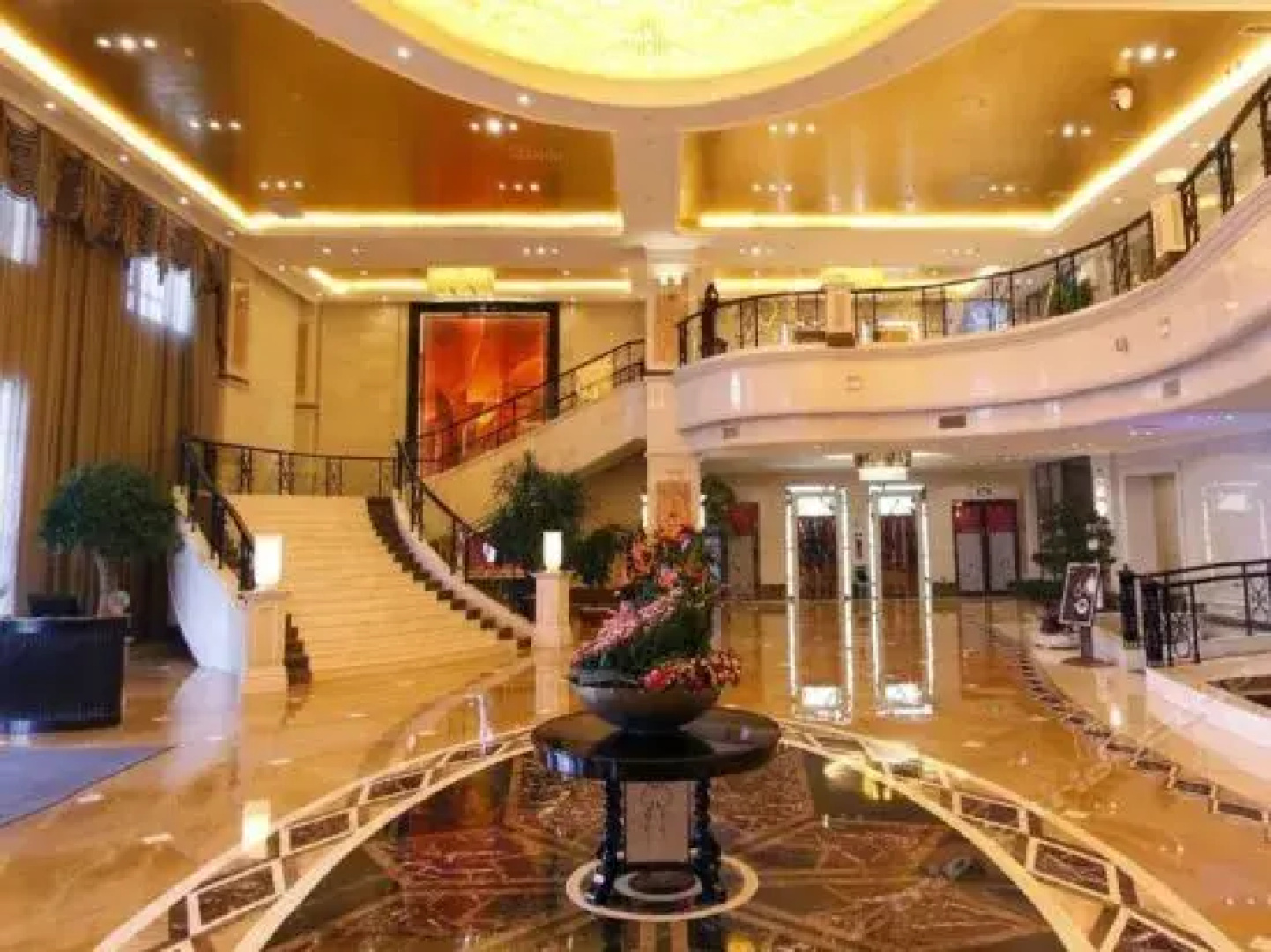 Royal Hotel