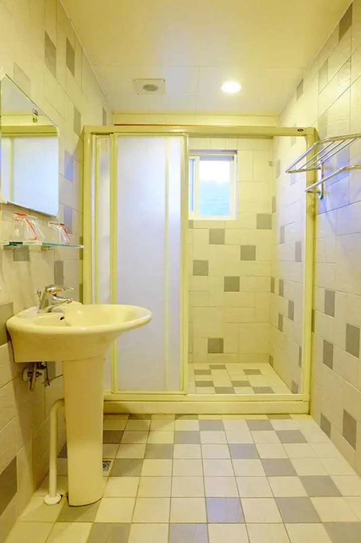 Poultry and Holiday Inn