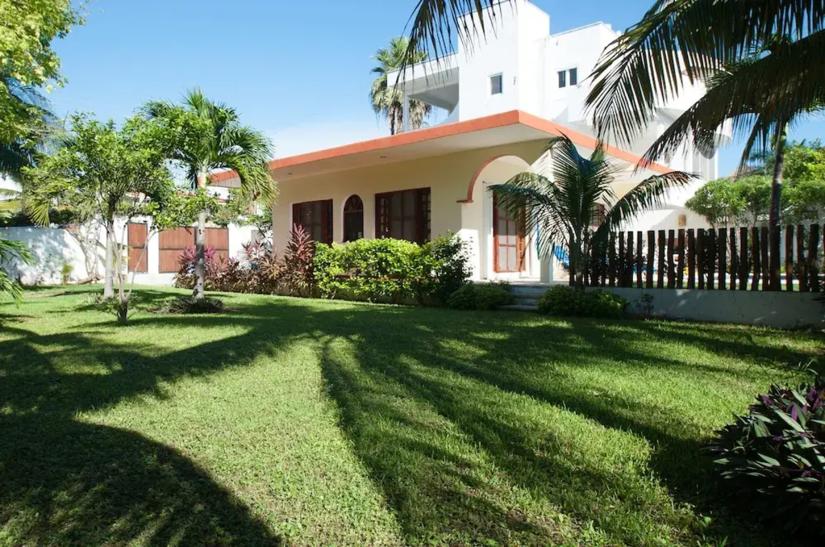 Casa Anita by RedAwning
