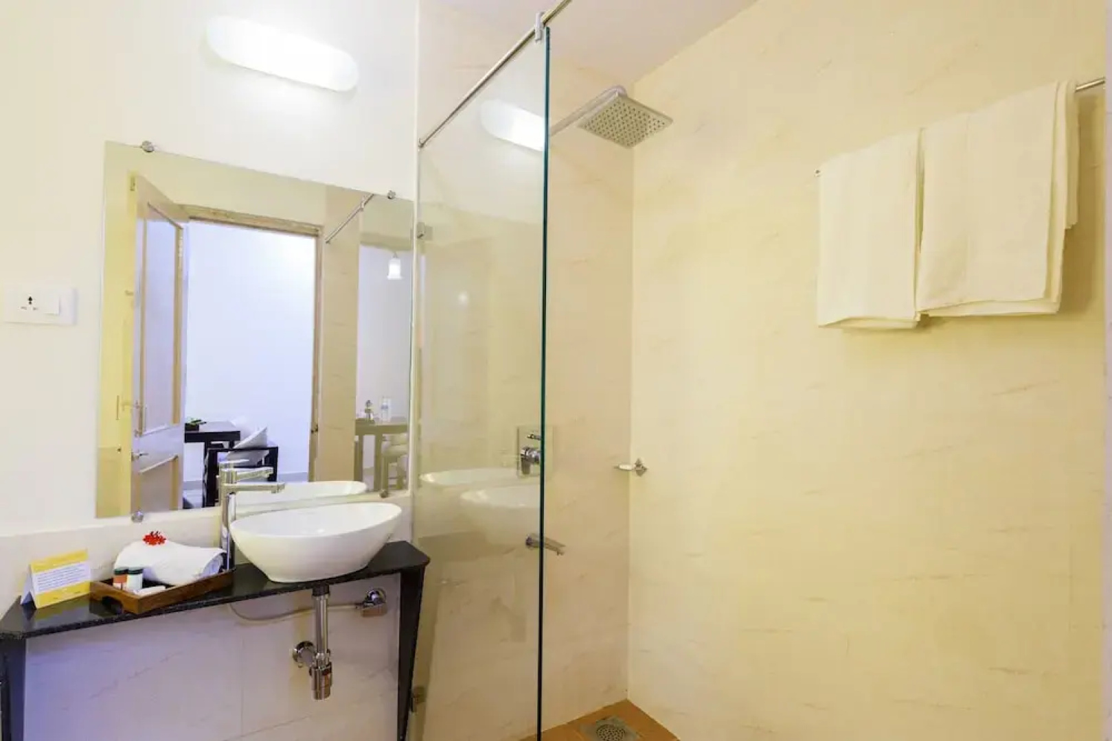 OYO 10956 Oliva Resorts
