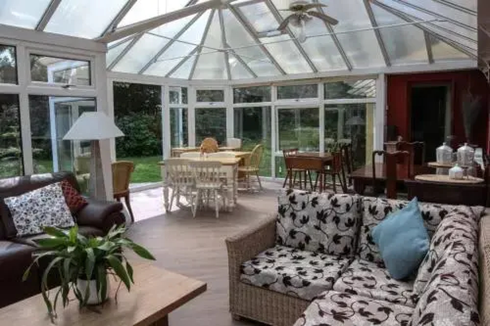 RHOS UCHAF. Country House. B+B
