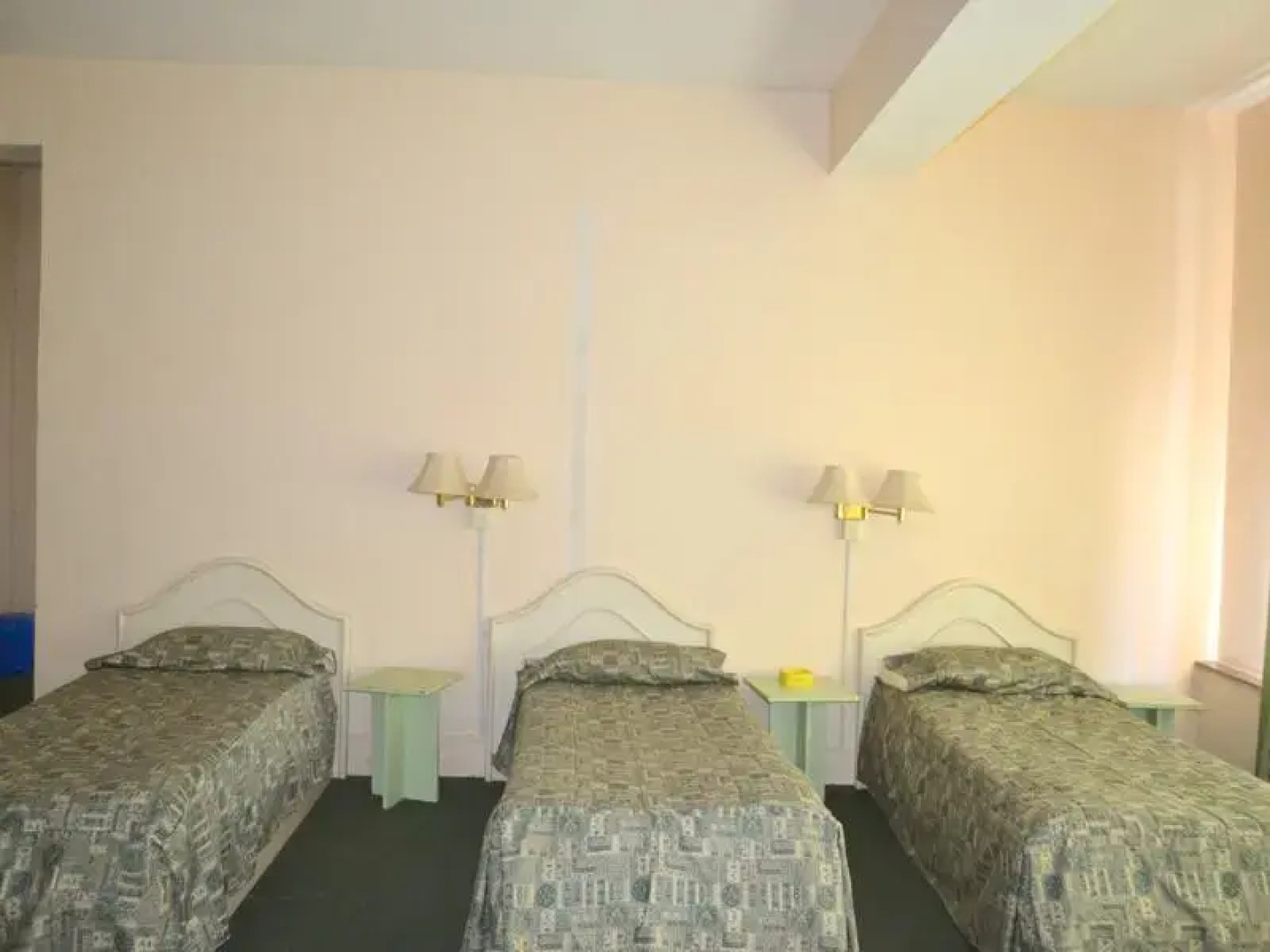Hotel Shahanshah International