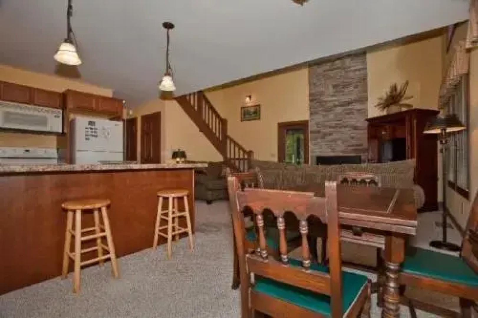 Beech House - 2 Br home by RedAwning