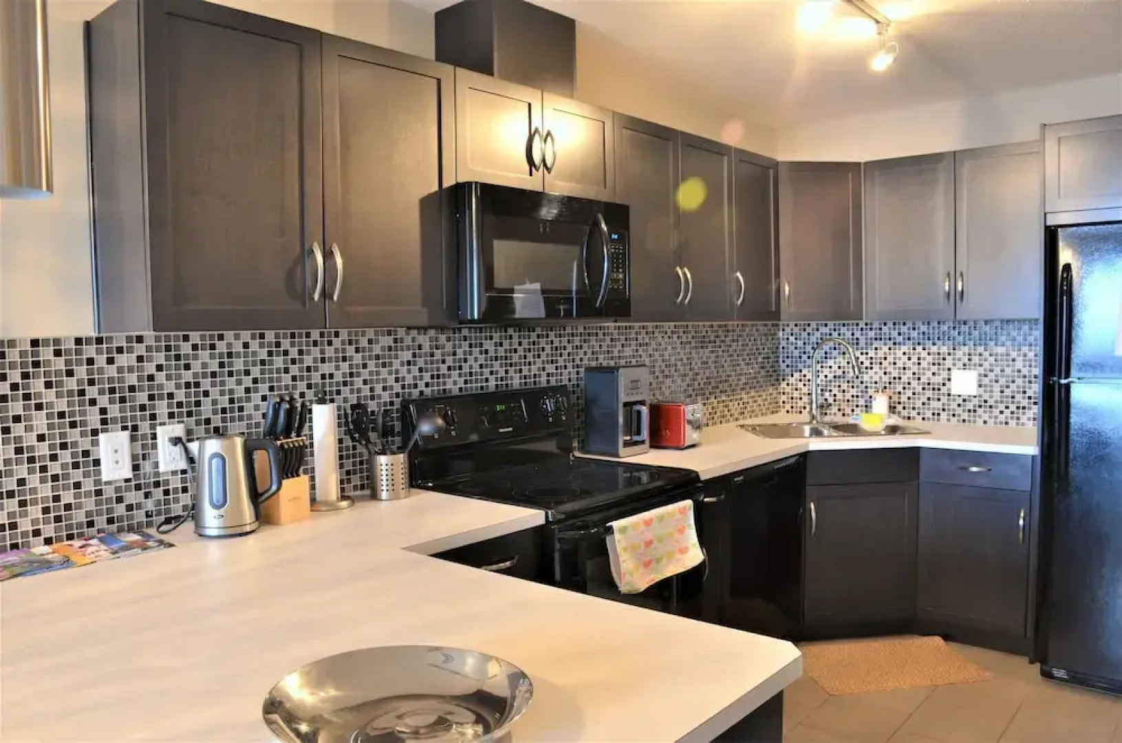 Executive Suites by Roseman - Allura