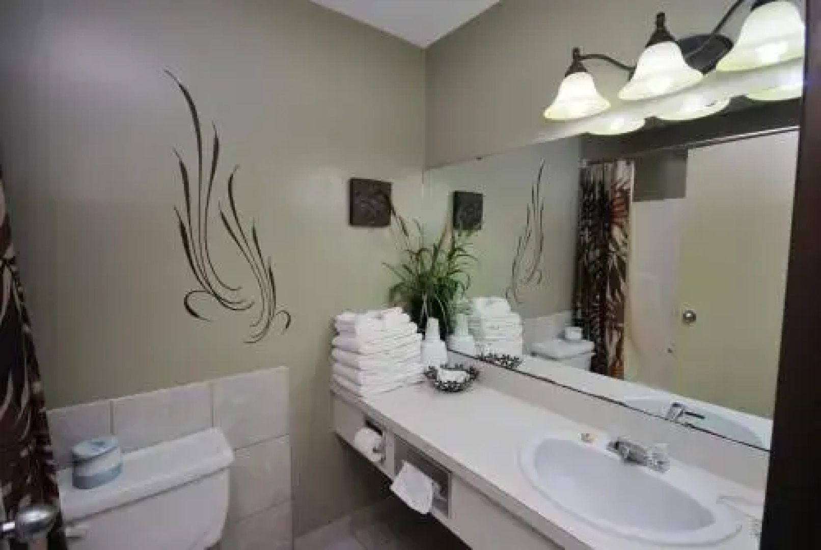 Kenosee Inn & Cabins