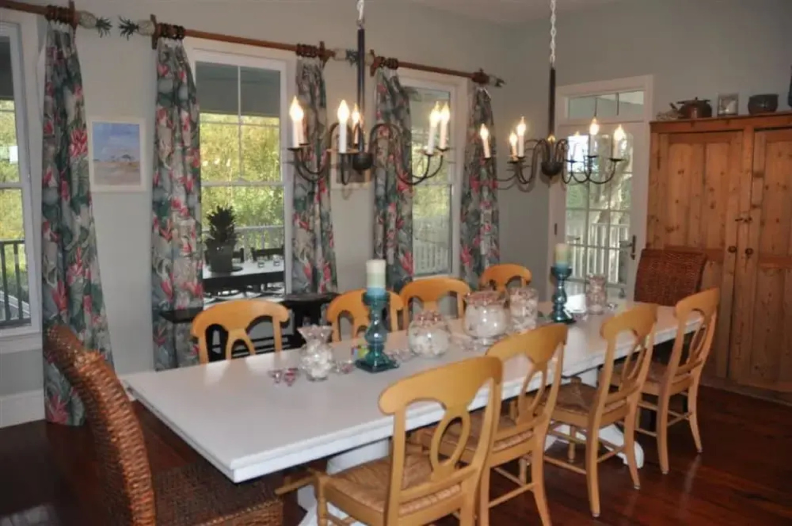 165 Giraffic Park 4 Br home by RedAwning