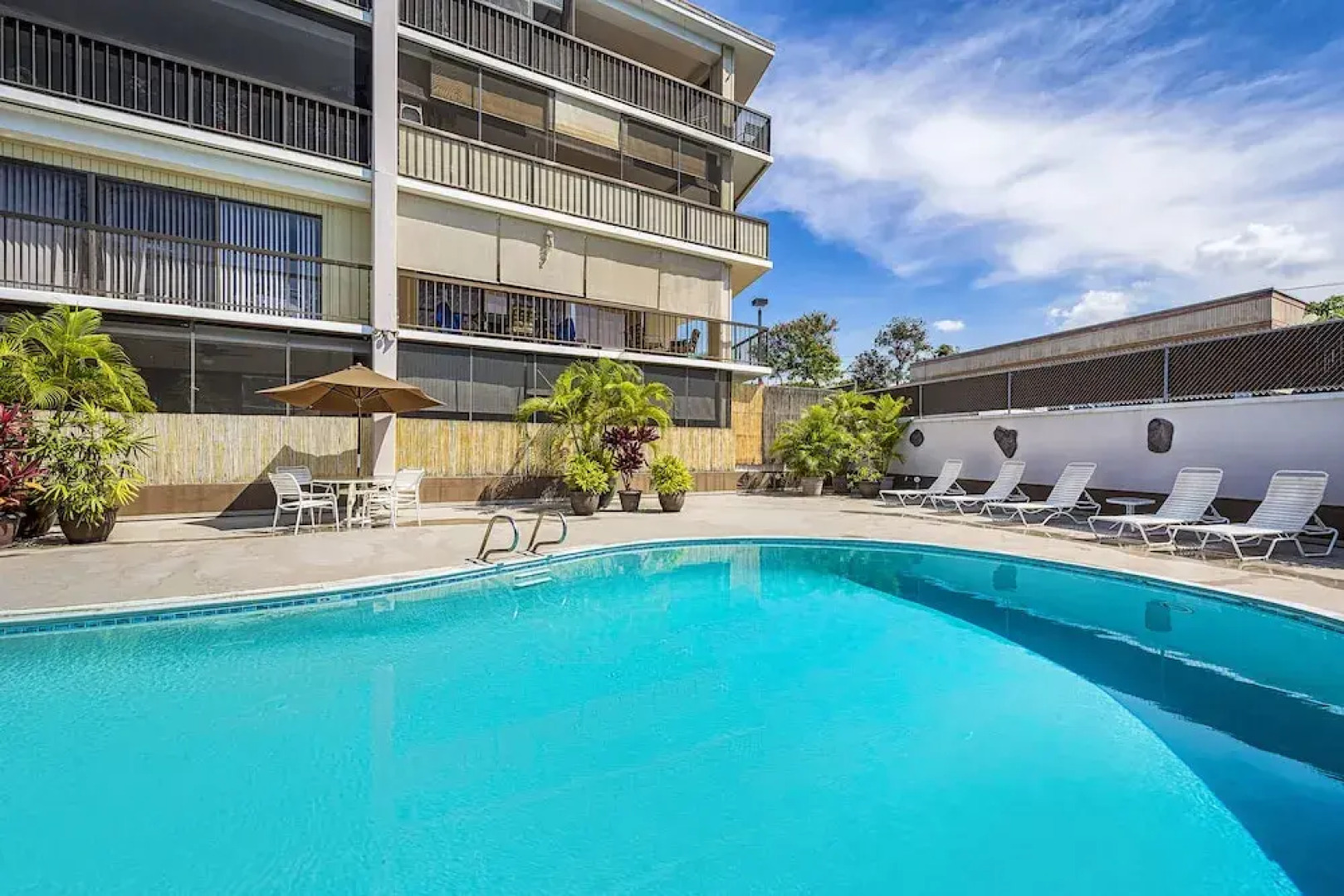 Kona Plaza 201 by RedAwning