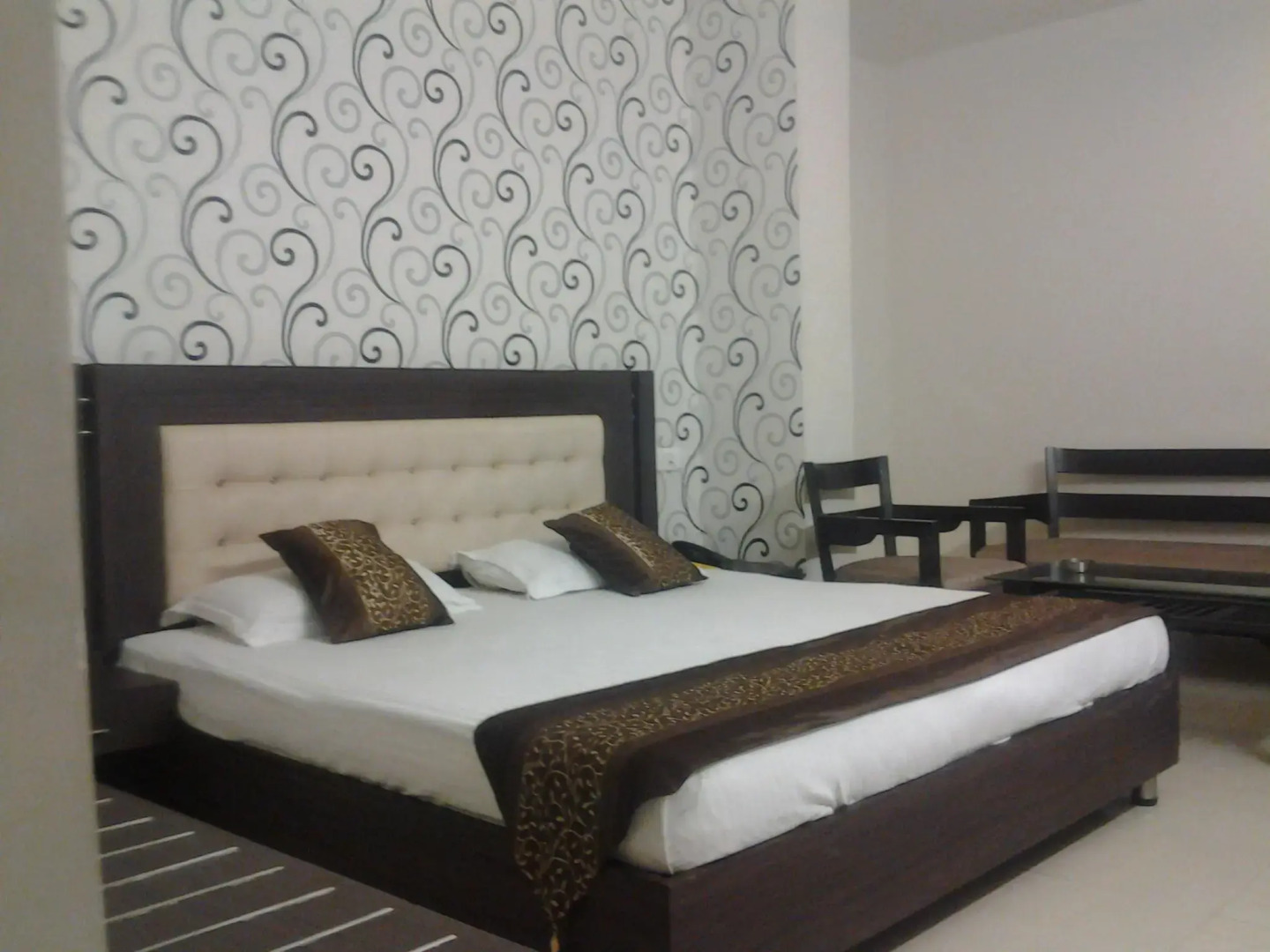 OYO 8627 Hotel Space