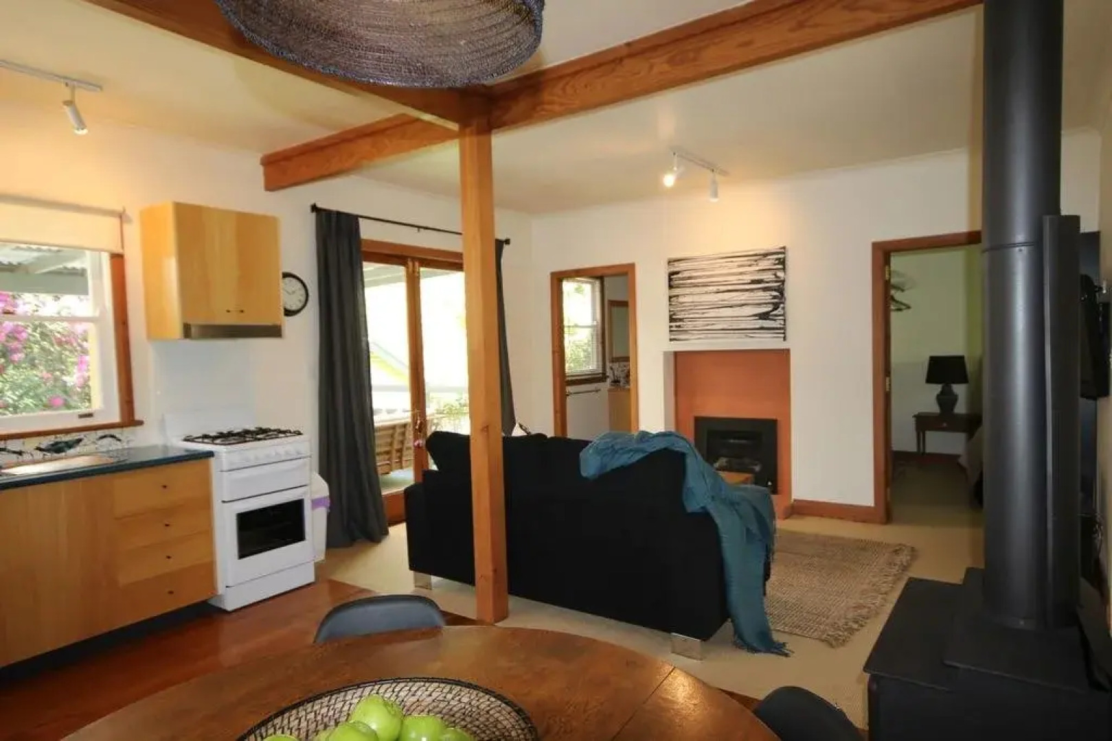 Stonewall Cottage for two with Fireplace