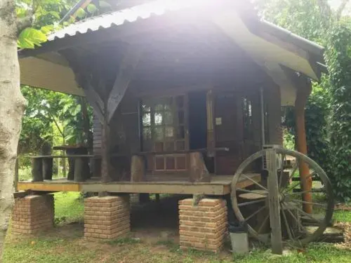 Baan Pak Ruen Rim Nam
