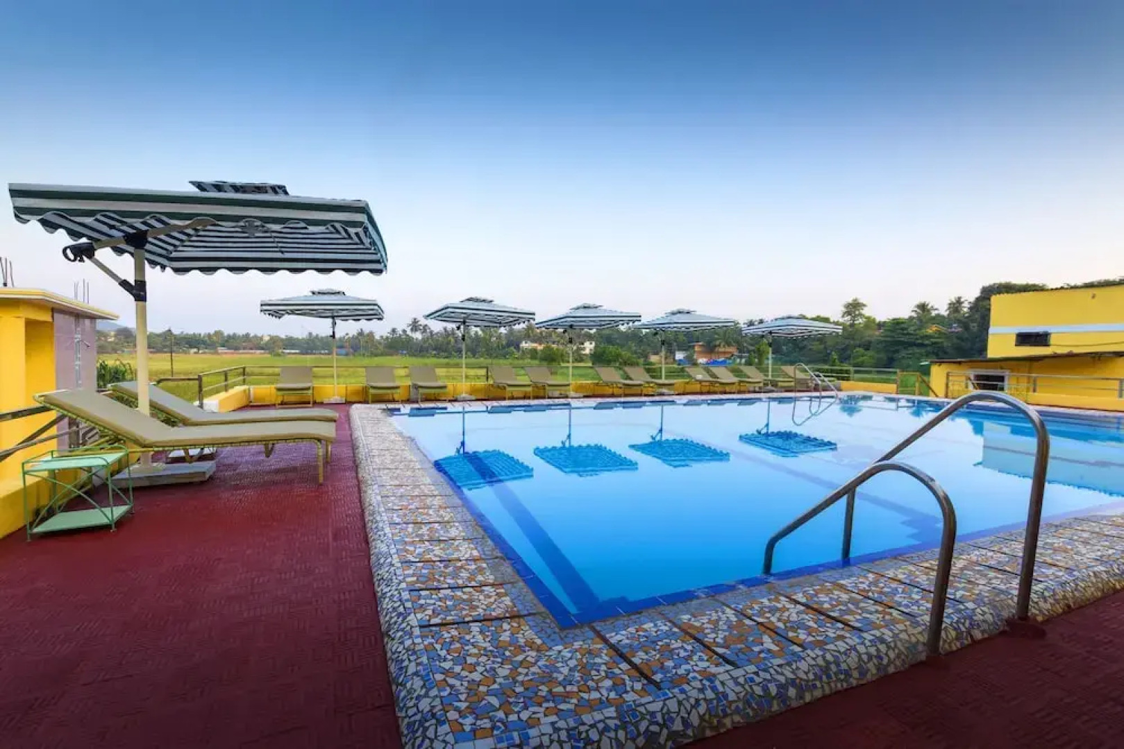 OYO 10956 Oliva Resorts