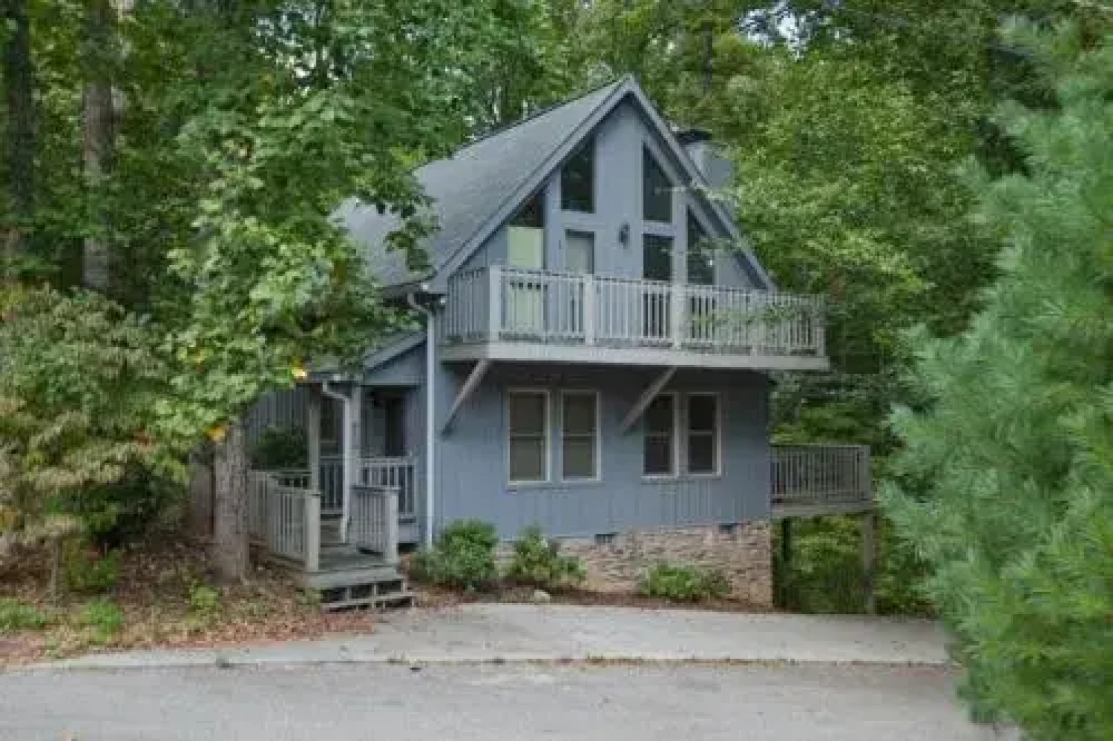 Beech House - 2 Br home by RedAwning