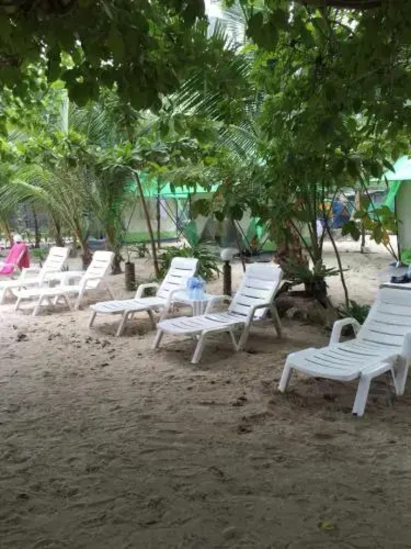 Koh Ngai Camping Restaurant