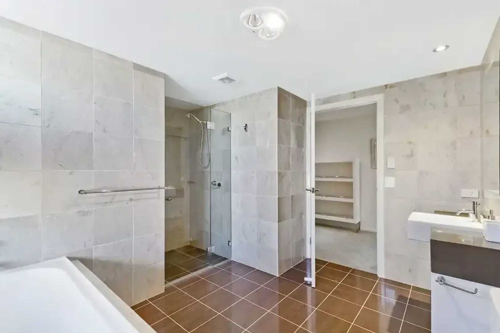 Catalina Luxury Apartments 9