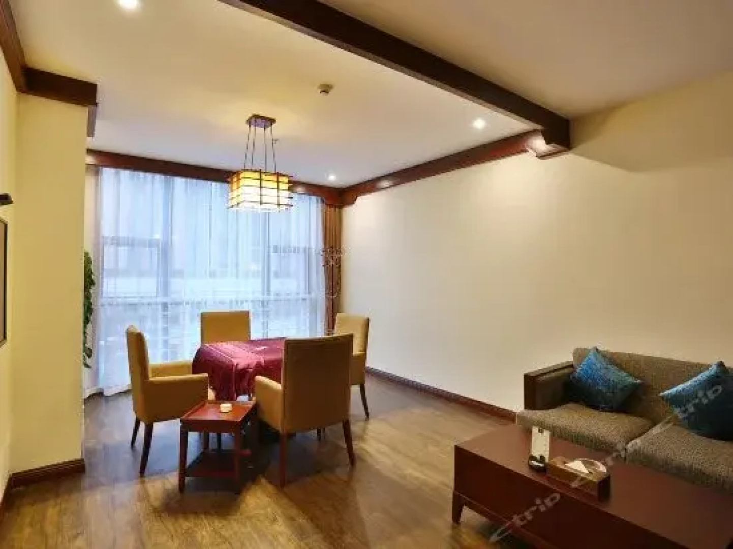 Chengdu Yinchao Hotel