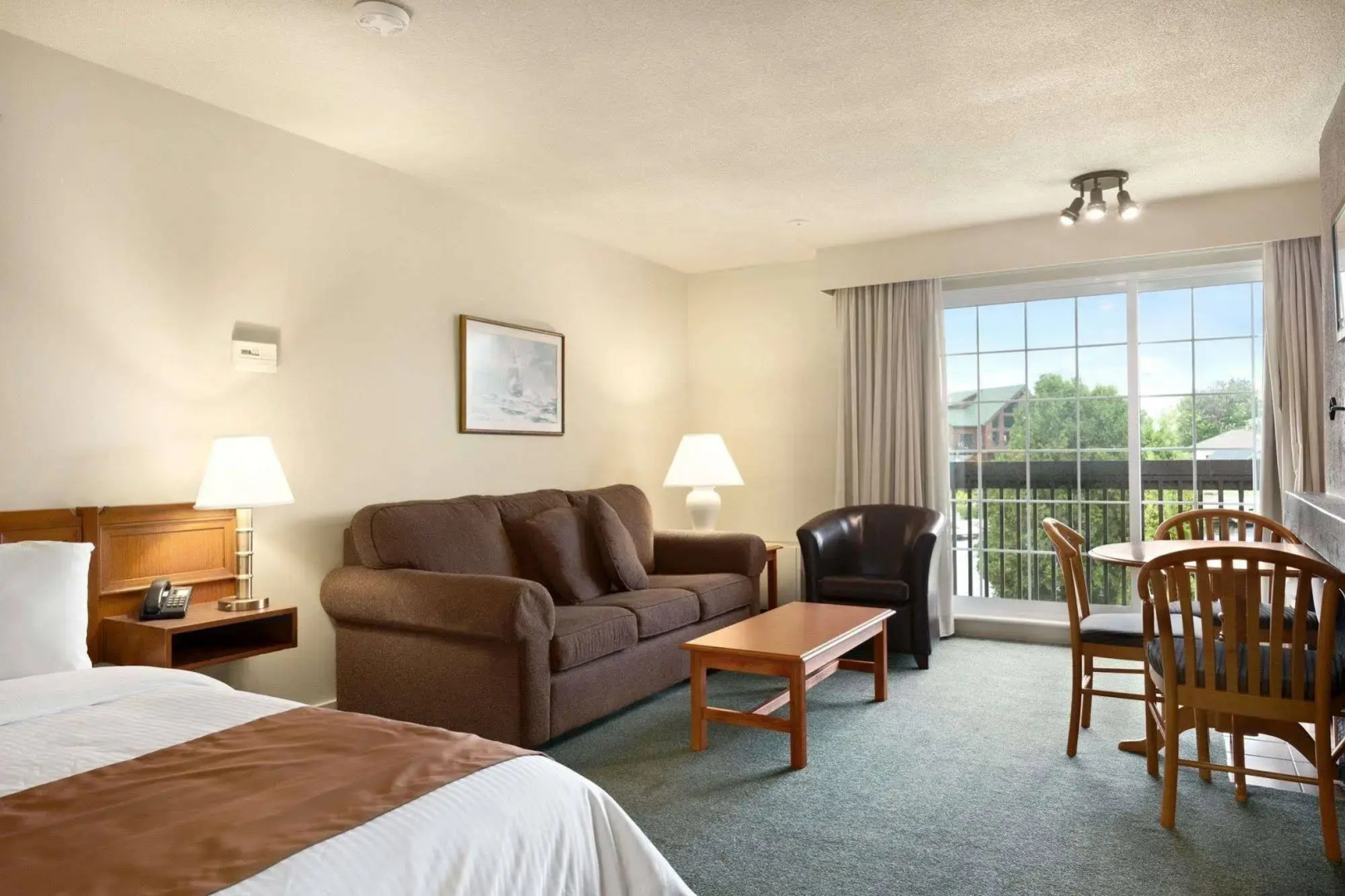 Knights Inn Harbour Resort Lagoon City Brechin