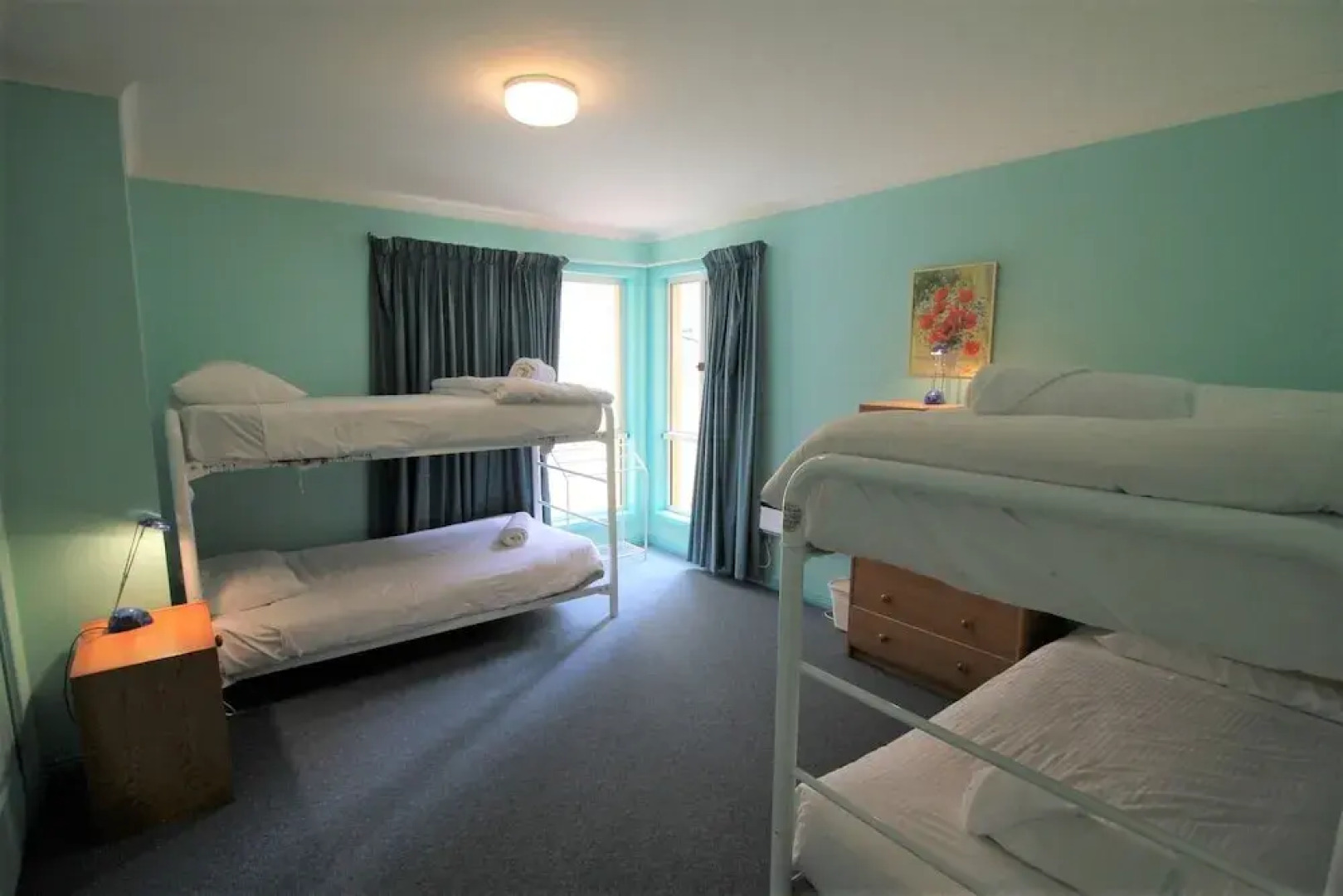 Tennerhof - Large Waterfront Home