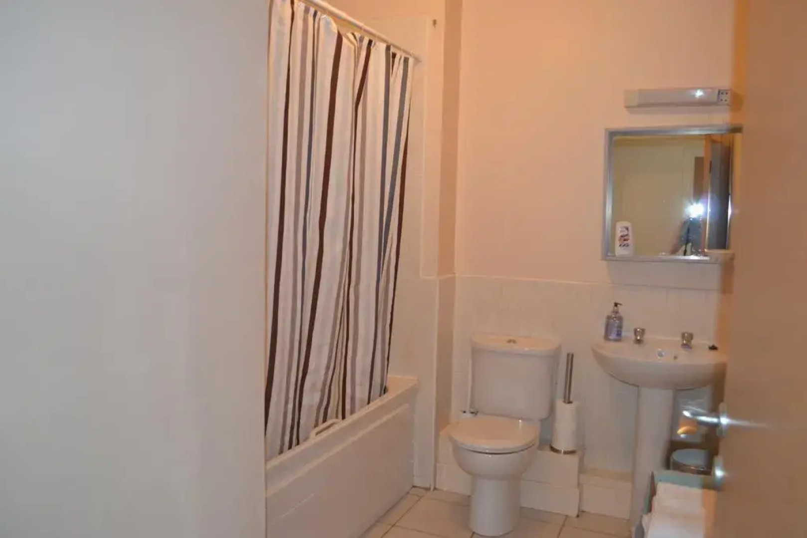 Bradogue Court Apartment