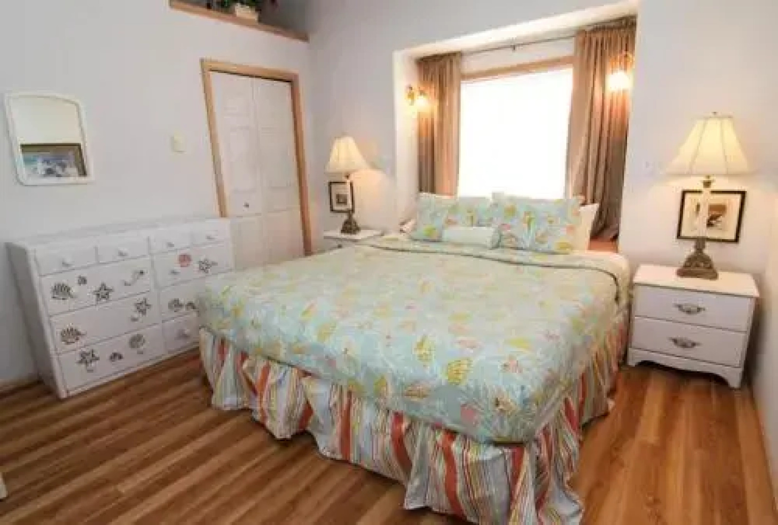 Ocean Waves 1 - 4 Br home by RedAwning