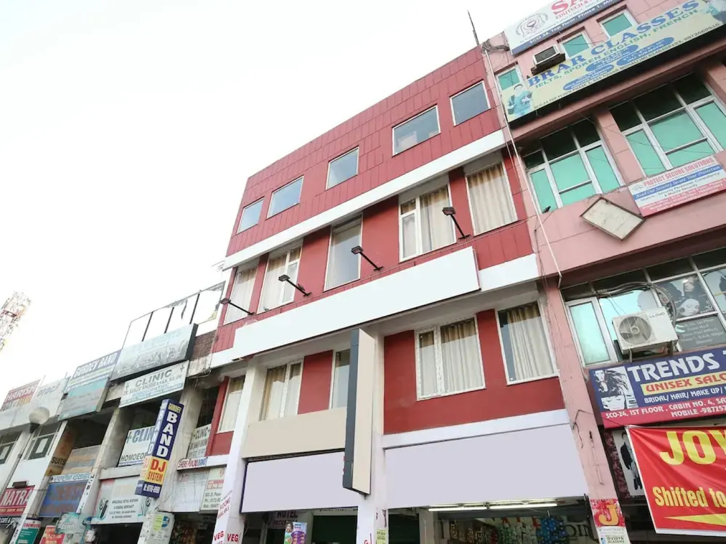 OYO 15030 Hotel ESS PEE Grand