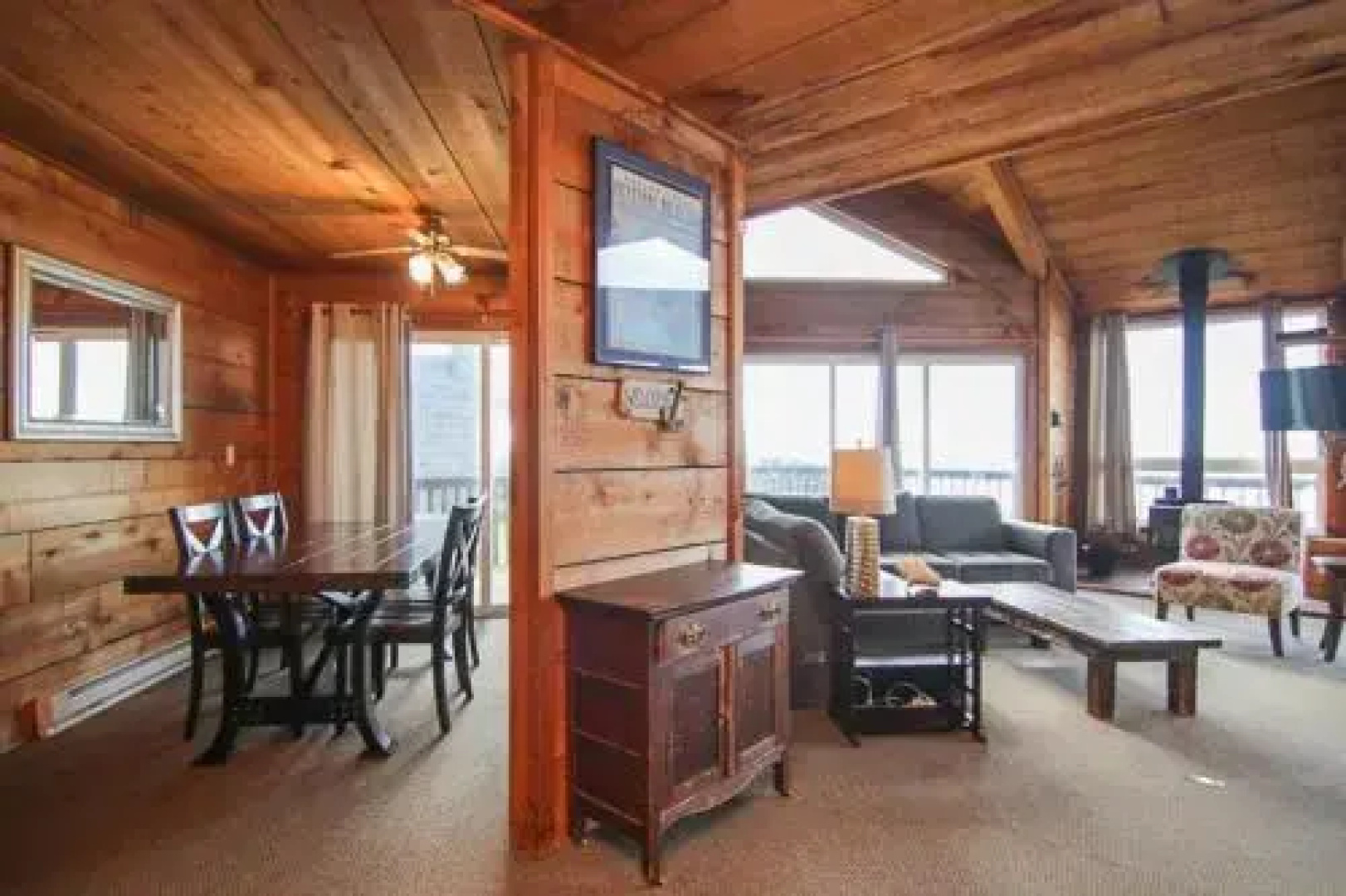 A Beachfront Fantasea - 3 Br home by RedAwning
