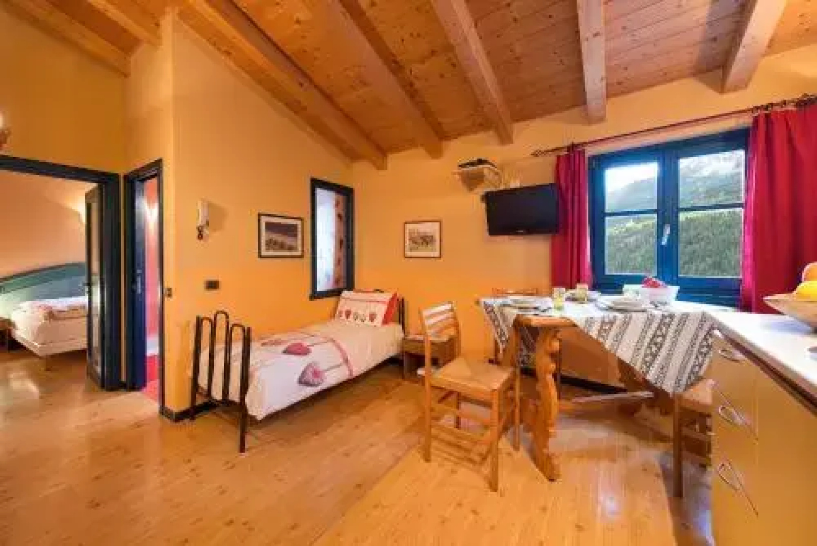 Casa Cola