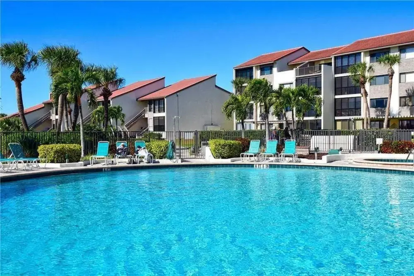 Siesta Dunes Beach 201 by Vtrips