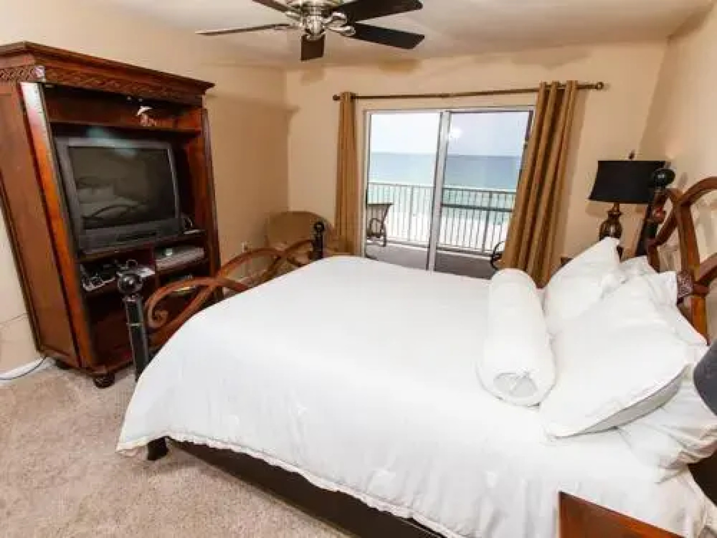 Islander 5003 by RedAwning