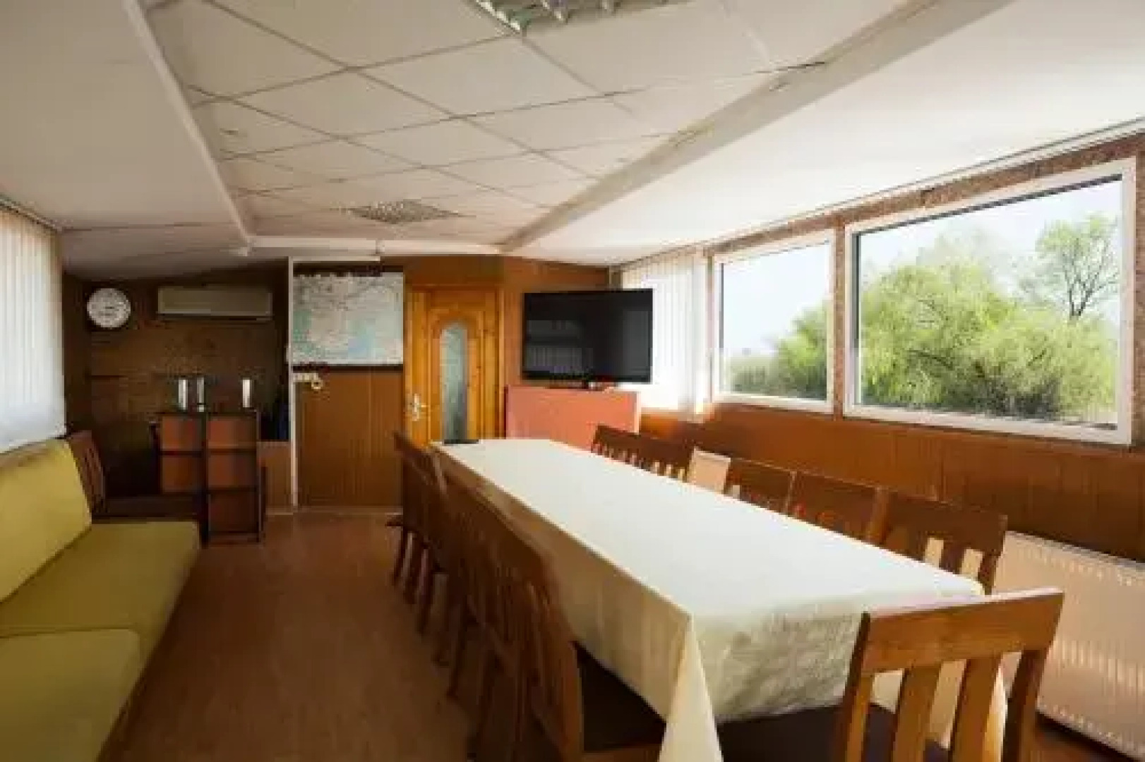 Hotel Plutitor Pelican Tour