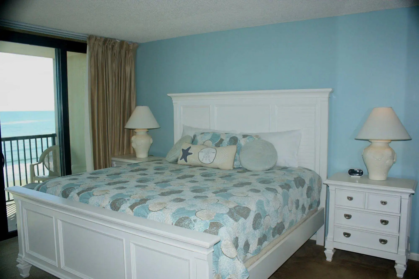 Sea Winds 101 3 Br condo by RedAwning