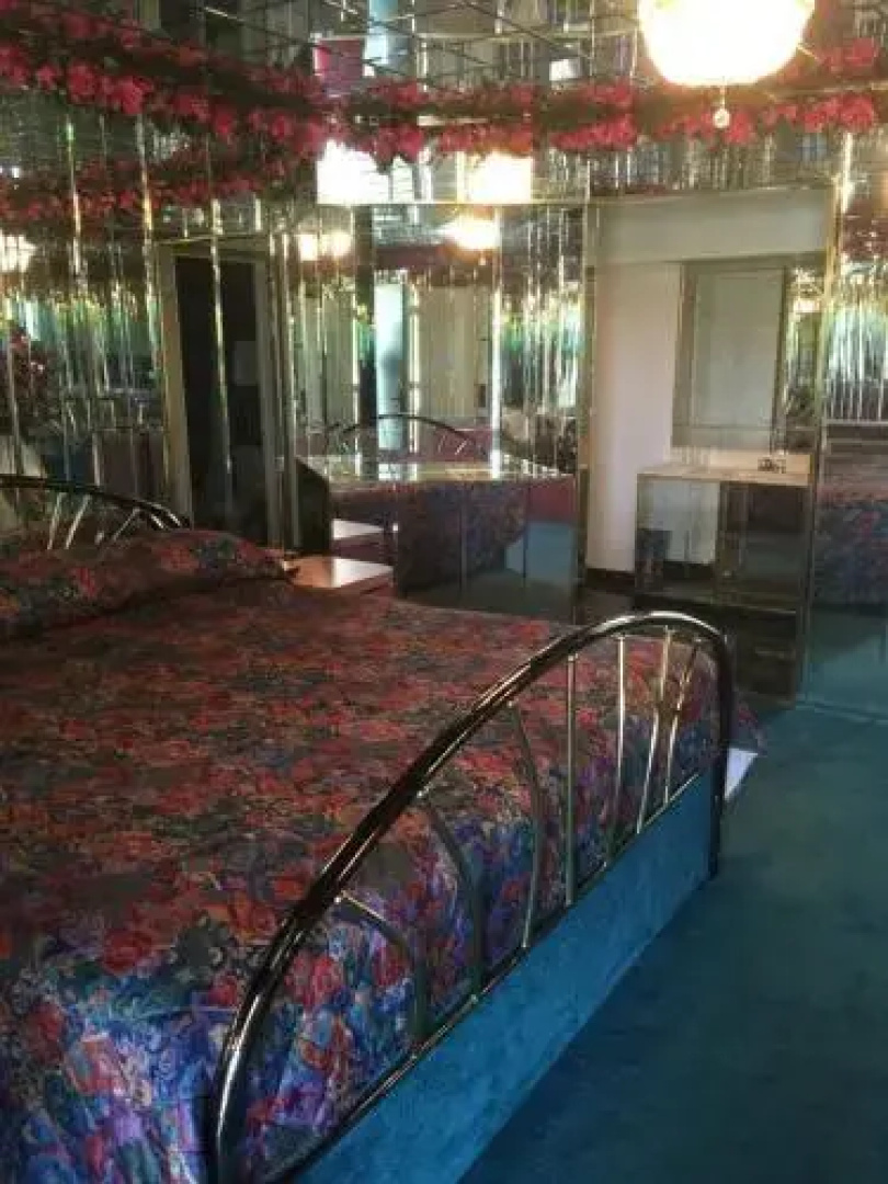 Royal Inn - Neptune