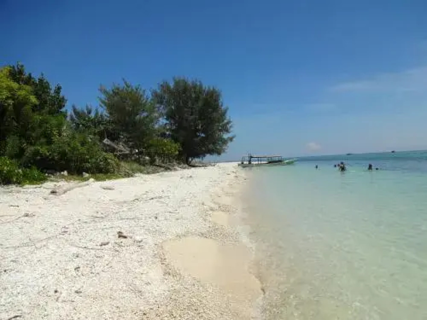 Ana Warung & Bungalows