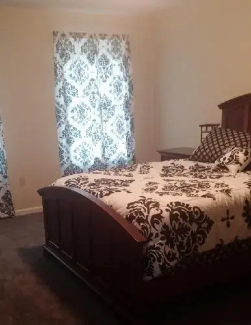 Bender's Bed and Breakfast On The Rise