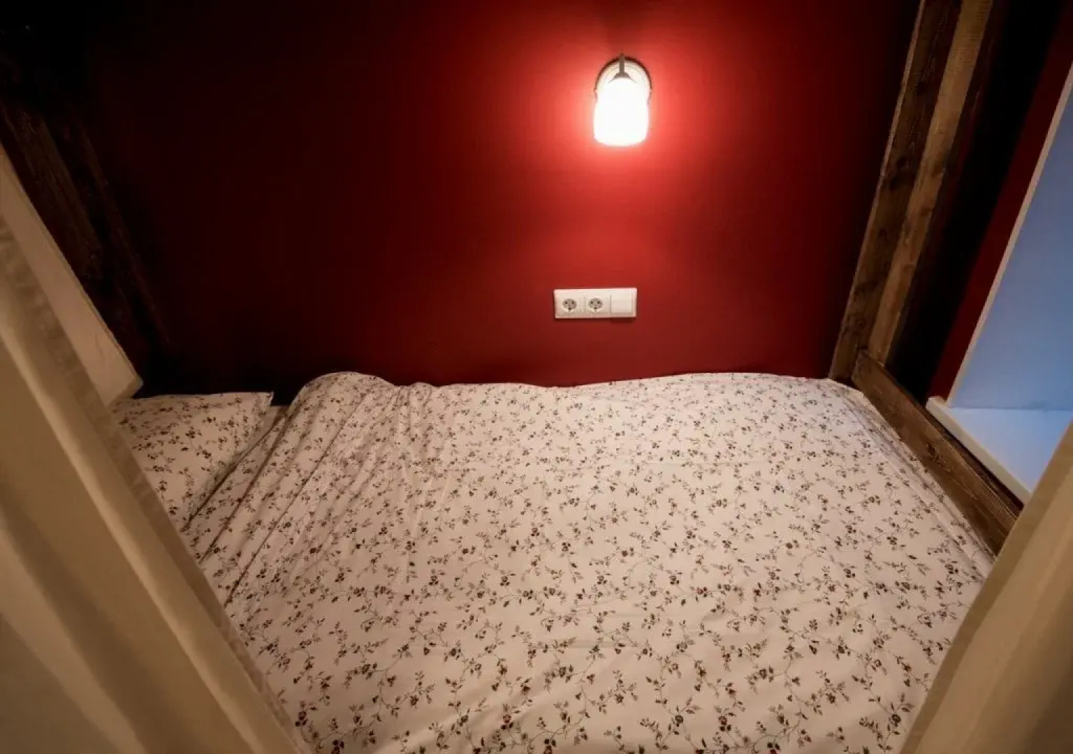 Generique Hostel