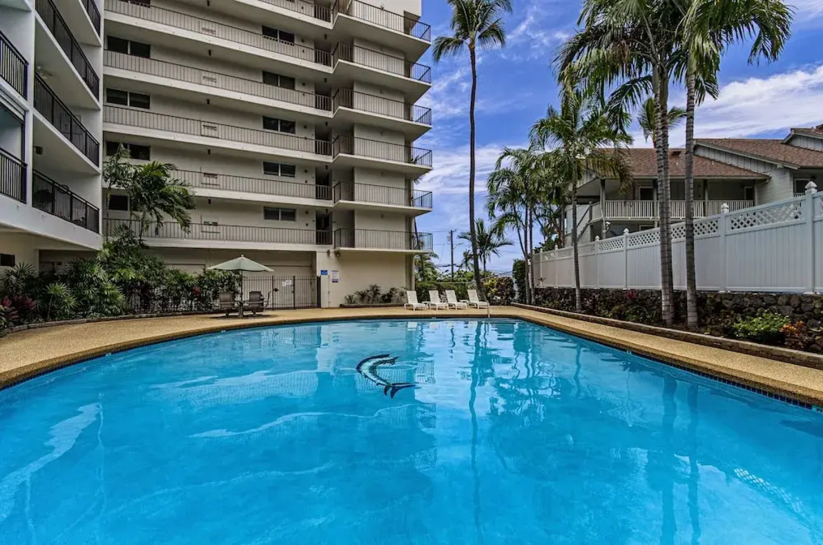 Kona Alii 304 by RedAwning