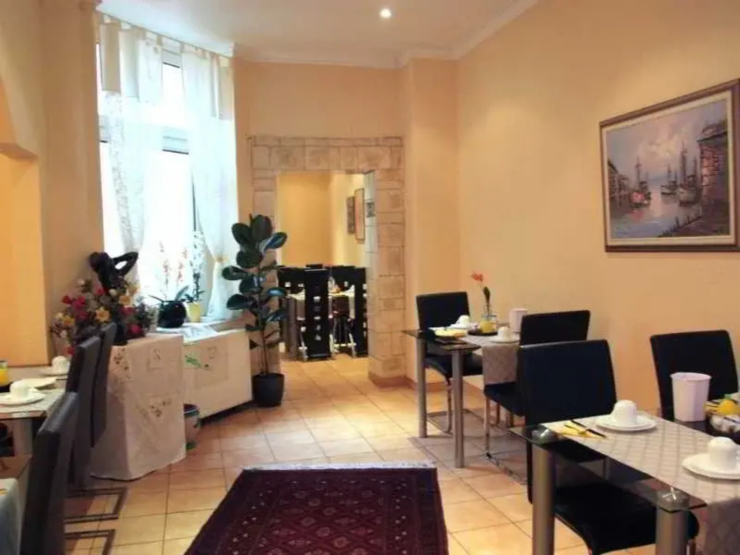Hotel Ariana
