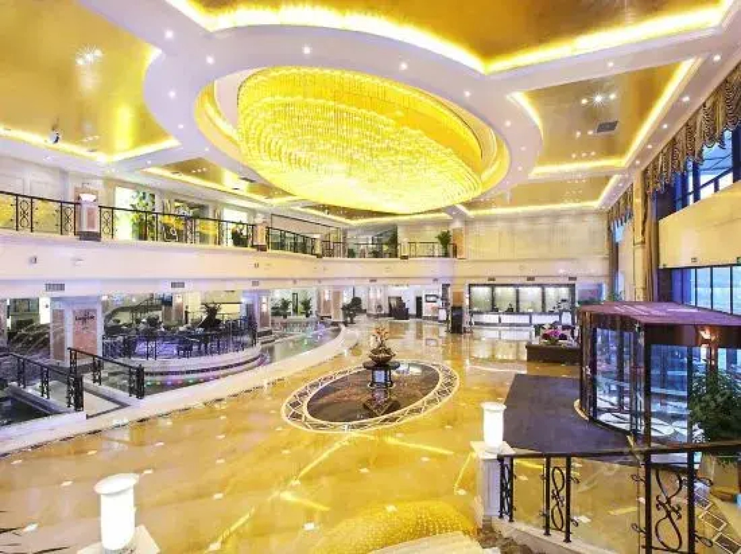 Royal Hotel