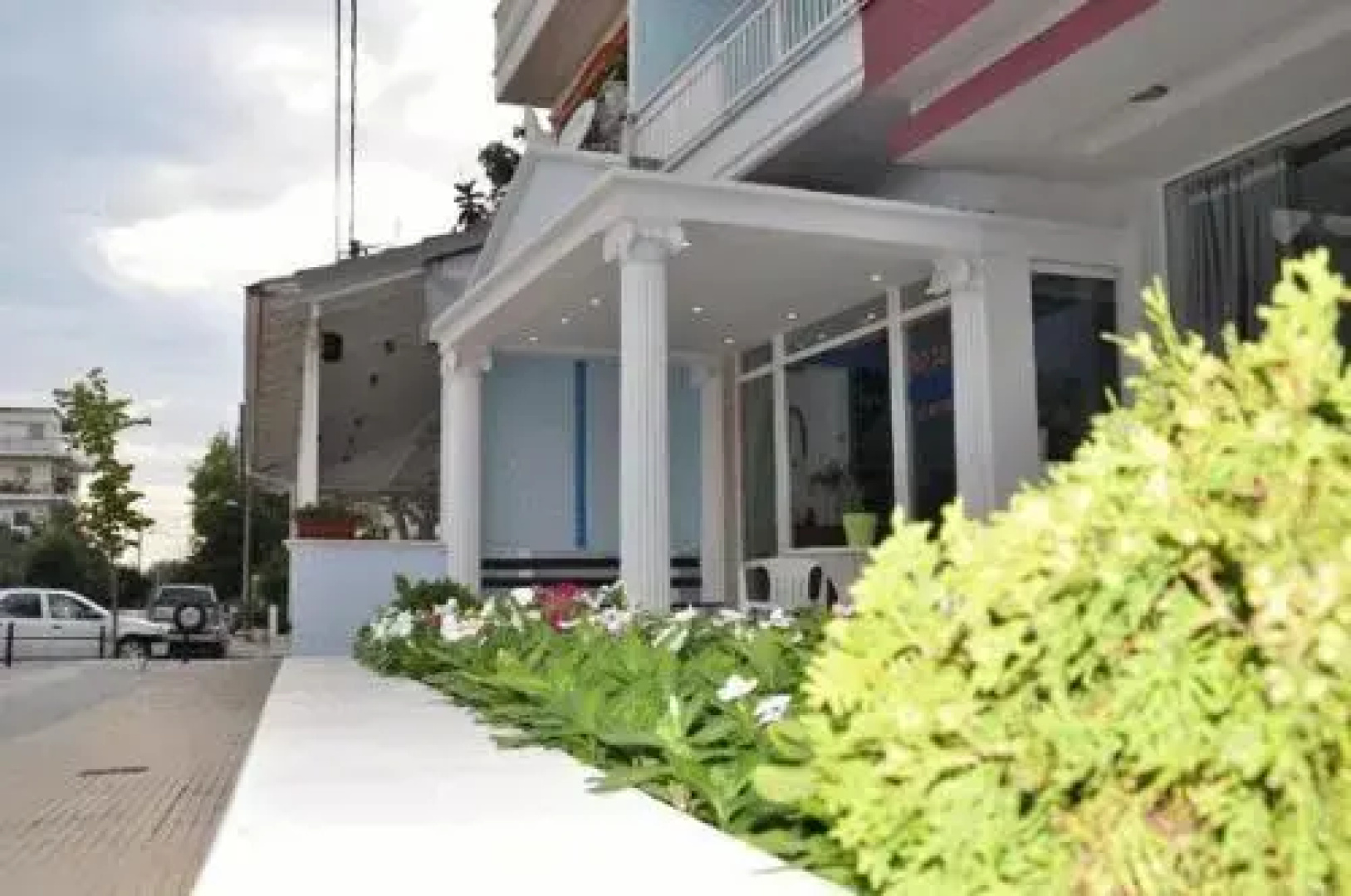Apartments Giotis
