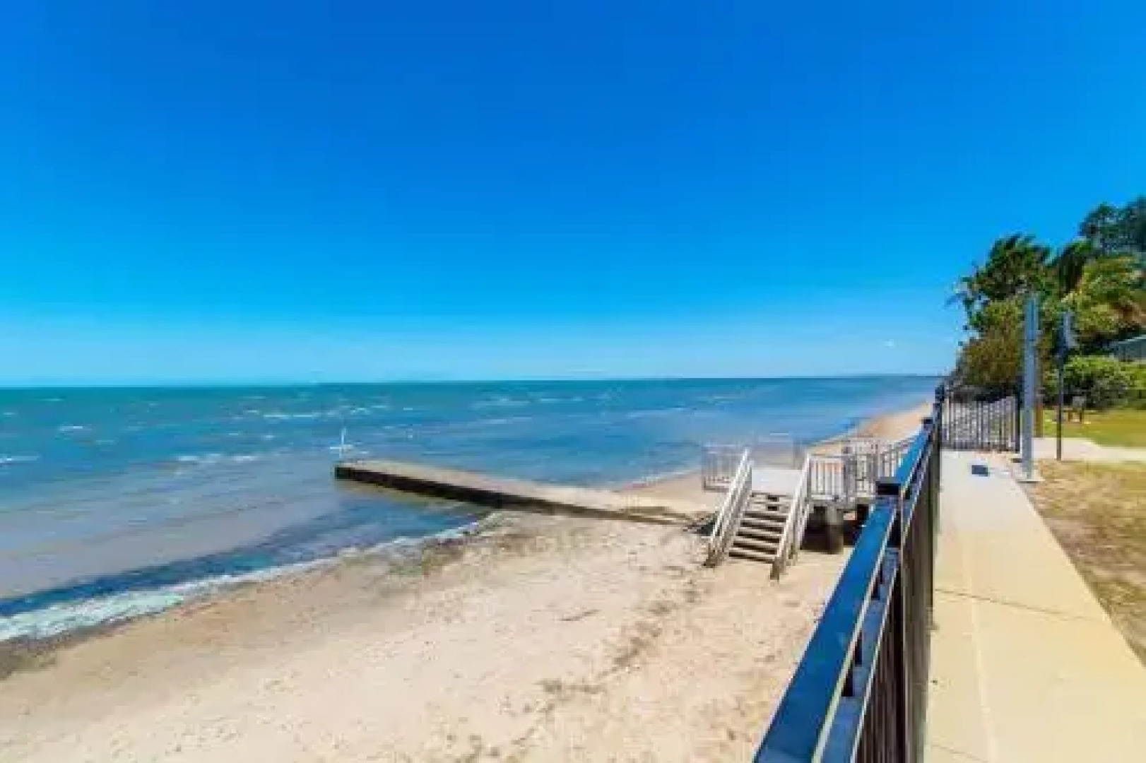 Spectacular Unit Overlooking Pumicestone Passage - Welsby Pde, Bongaree
