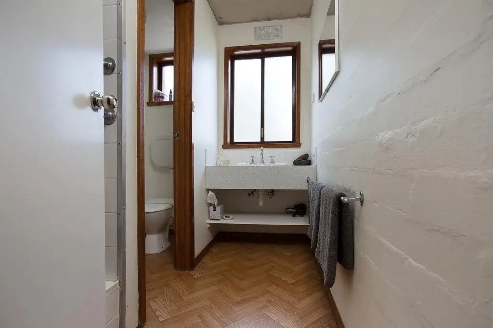 Eastern Beach Holiday Units