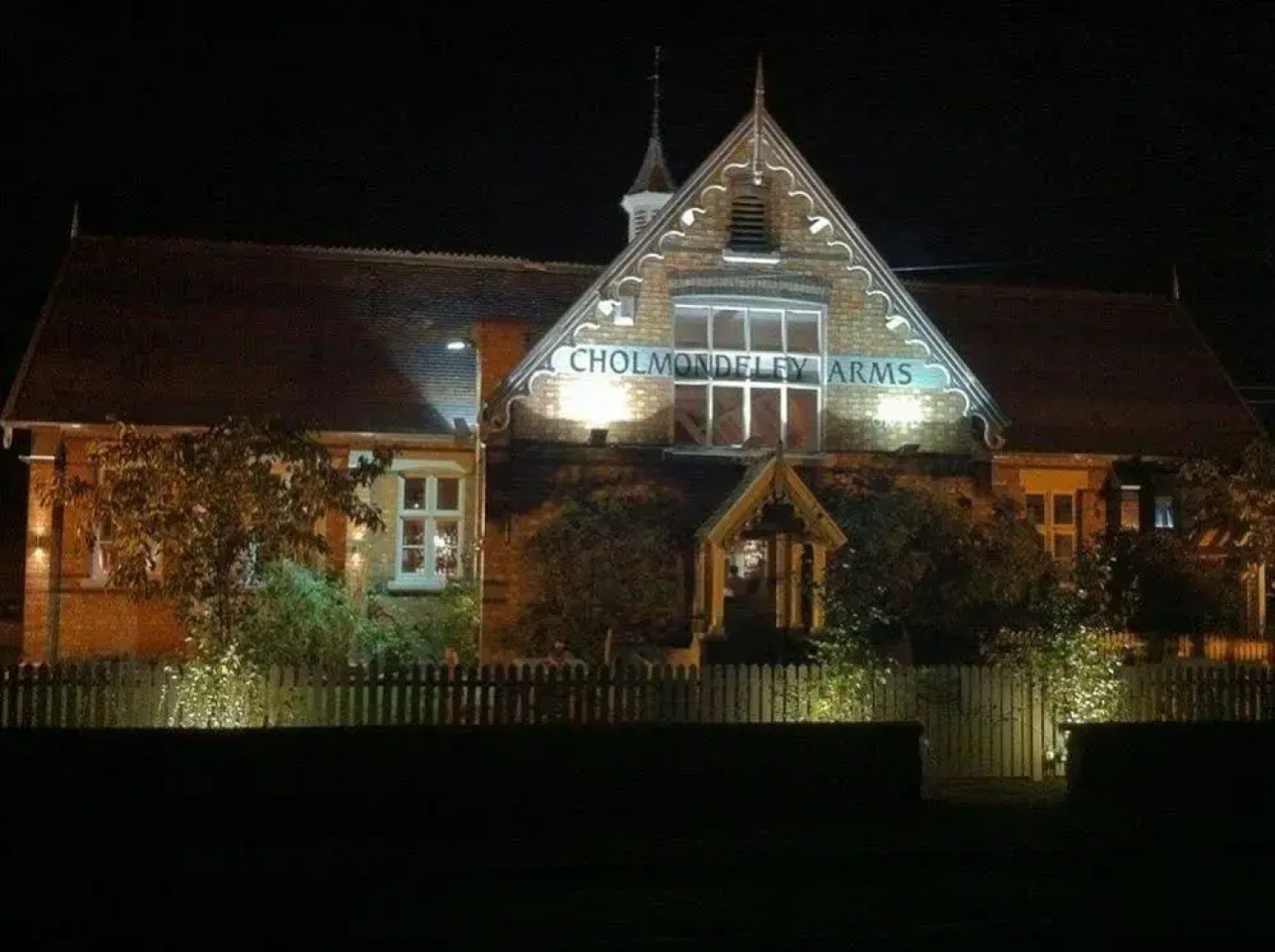 The Cholmondeley Arms - Inn