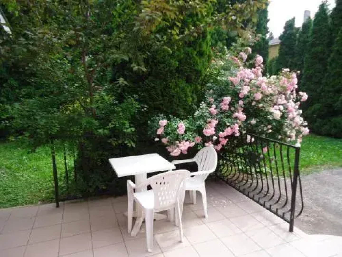Holiday Apartmanház