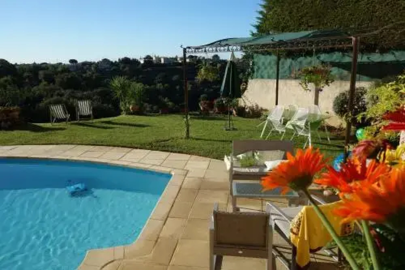 Studio-mezzanine dans villa