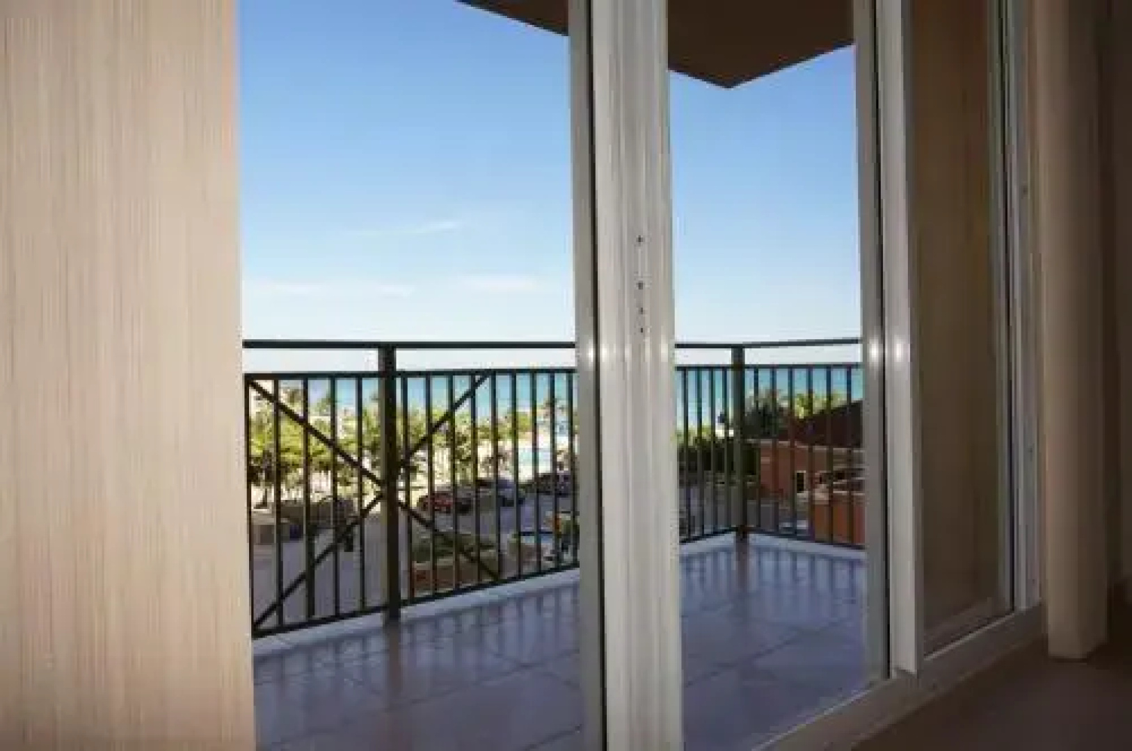 2080 Condominium On The Beach