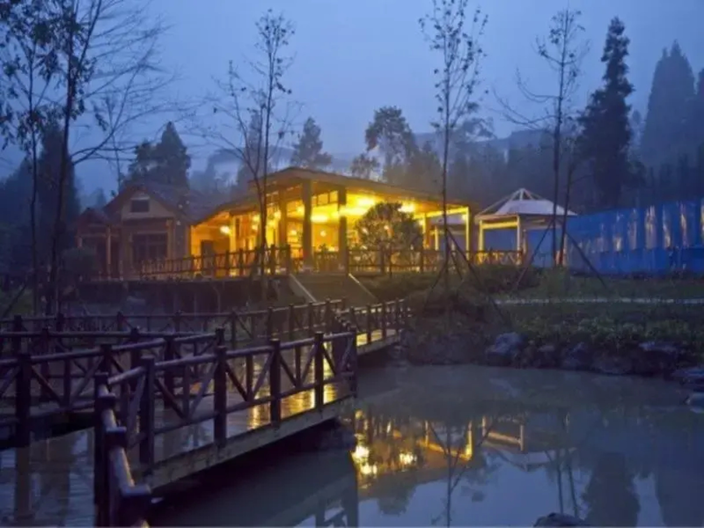 Mount Emei Qilingping Hot Spring Hotel