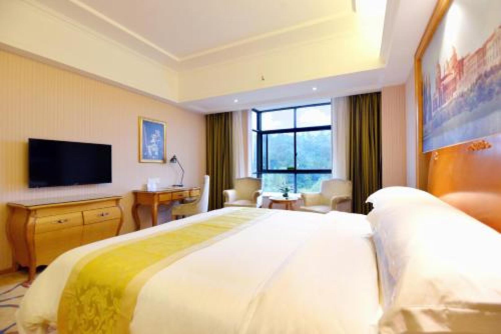 Vienna Hotel Qinzhou North Square Branch