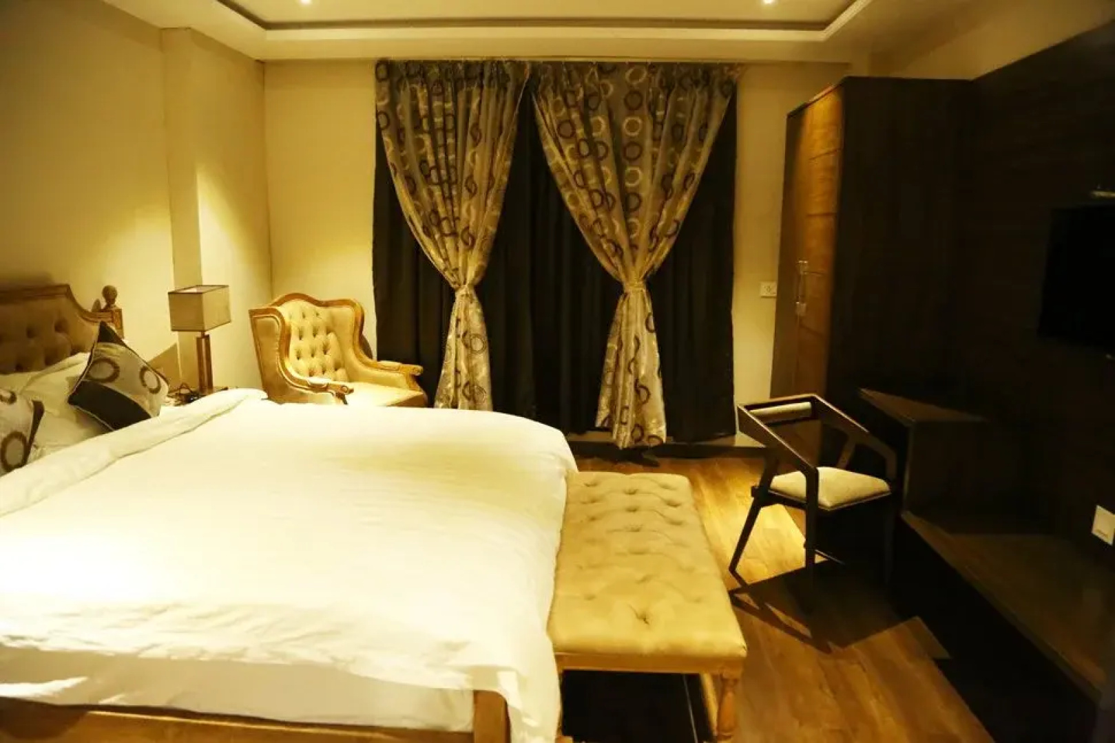 Gloria Inn