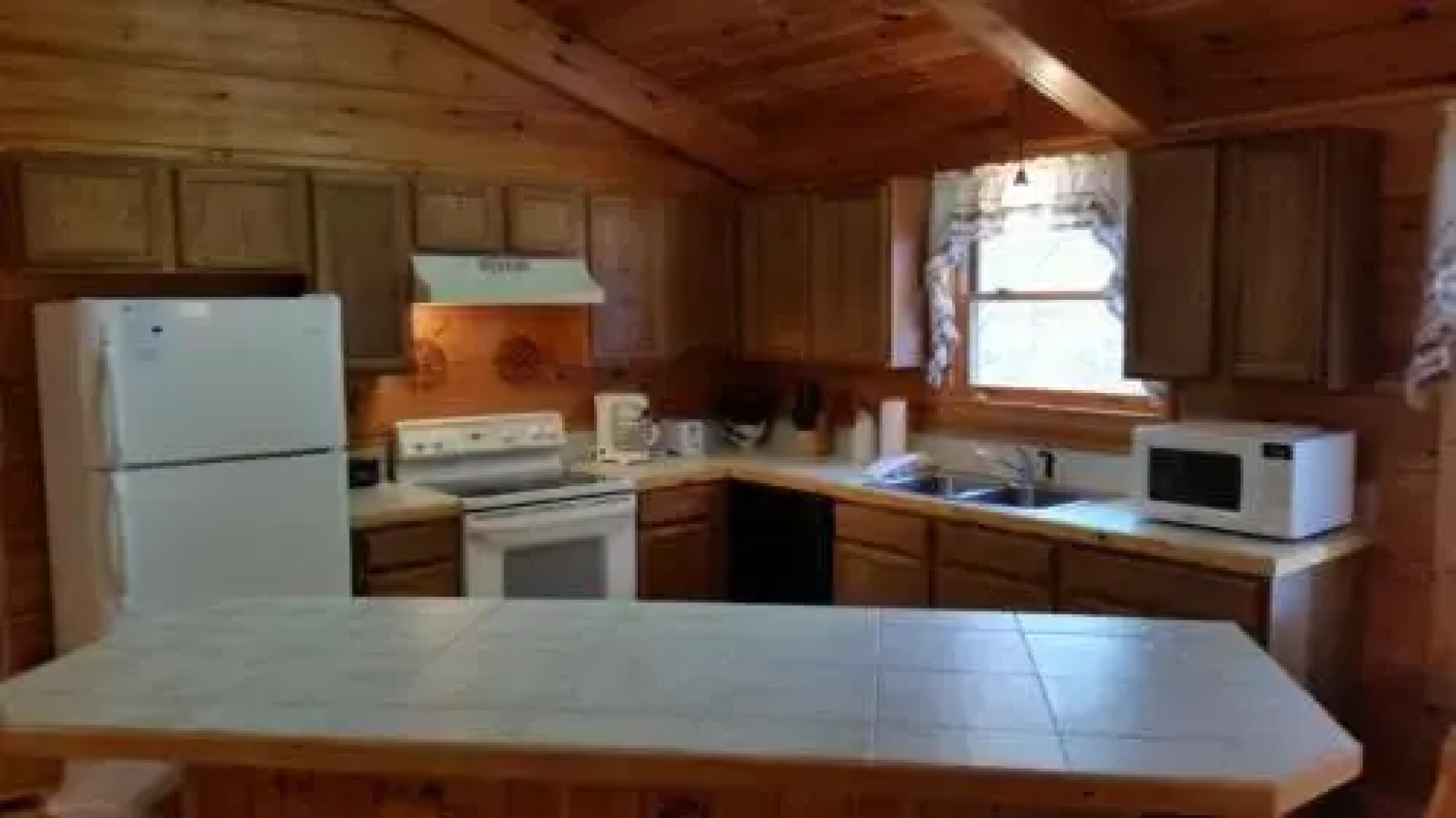 Mountain Dreams - 4 Br home by RedAwning